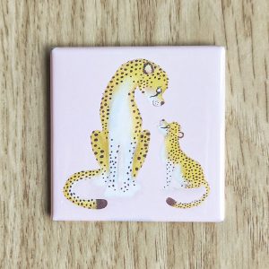 Square magnet with a cute cheetah and cub on a pale pink background.
