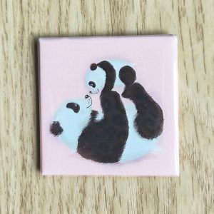 Square magnet with a cute mother panda and cub on a pink background.